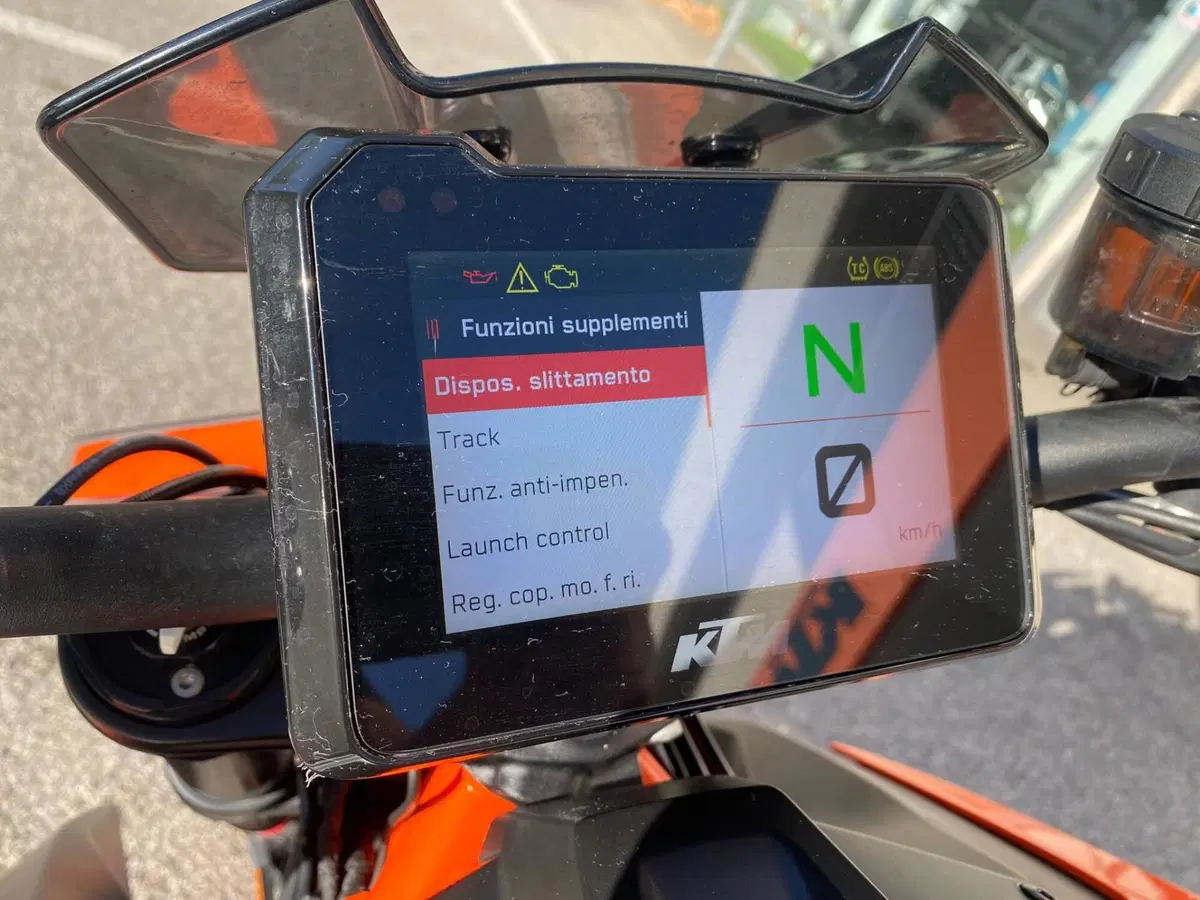 KTM 1290 Super Duke R (2021 - 23) (5)