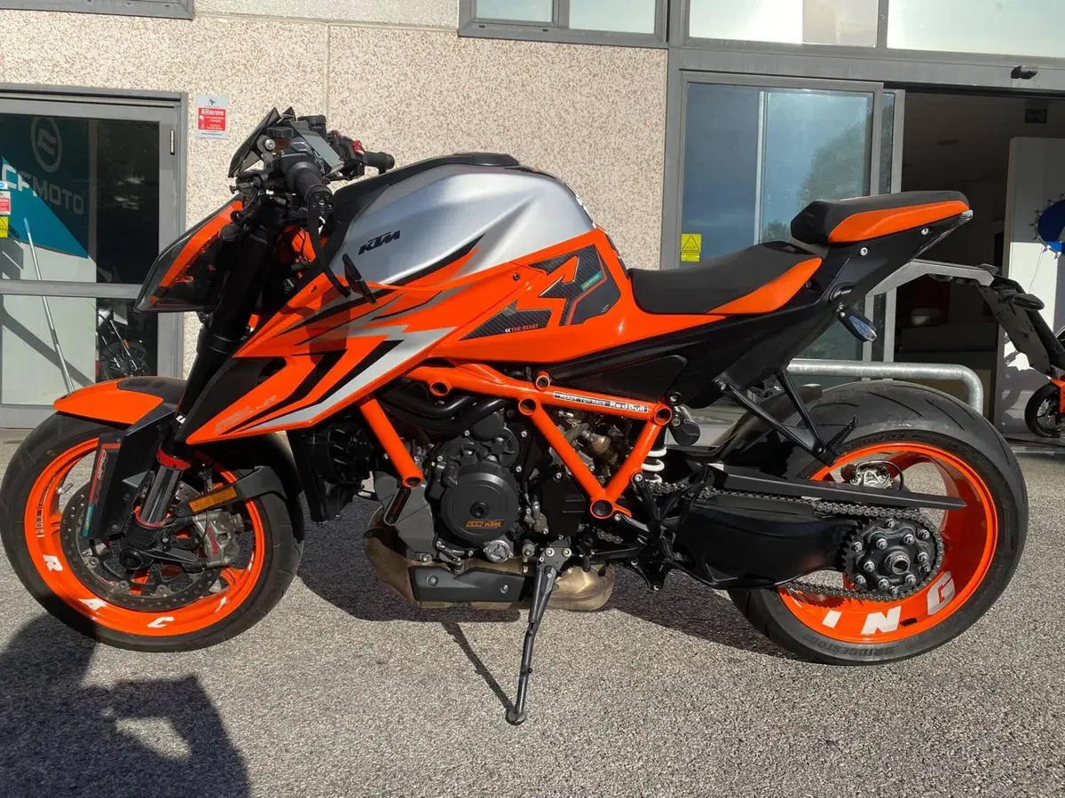 KTM 1290 Super Duke R (2021 - 23) (2)