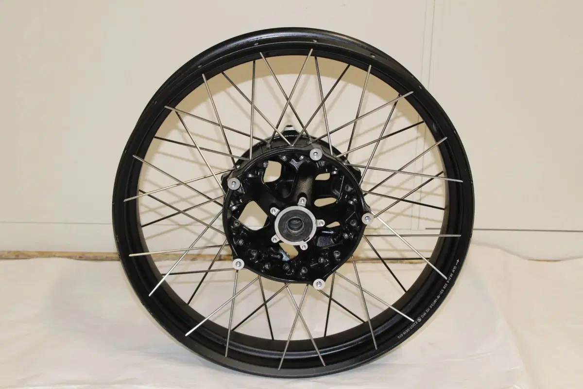 CERCHIO ANTERIORE BMW GS DAL 2013