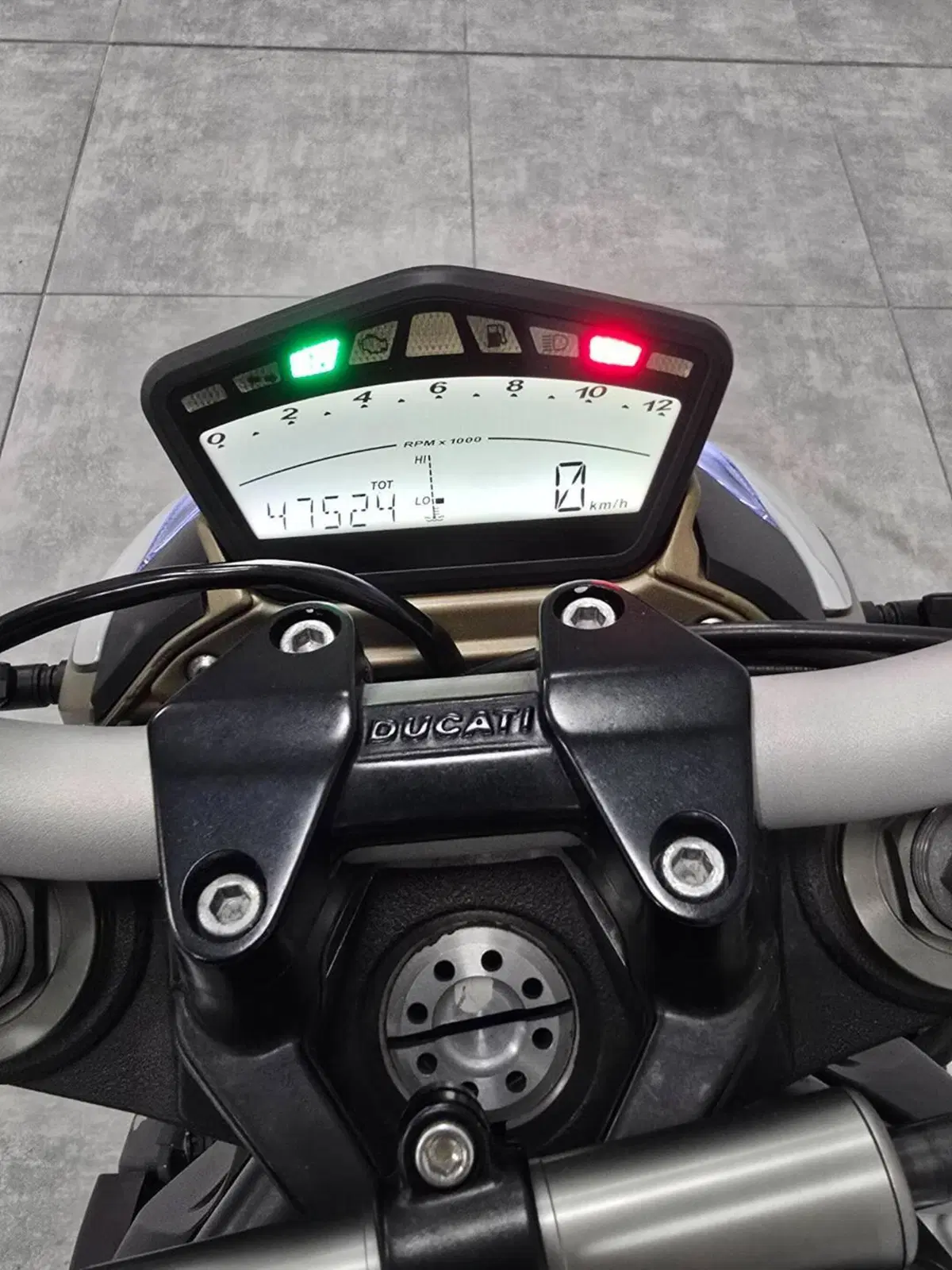 Ducati Streetfighter (2009 - 12) (6)