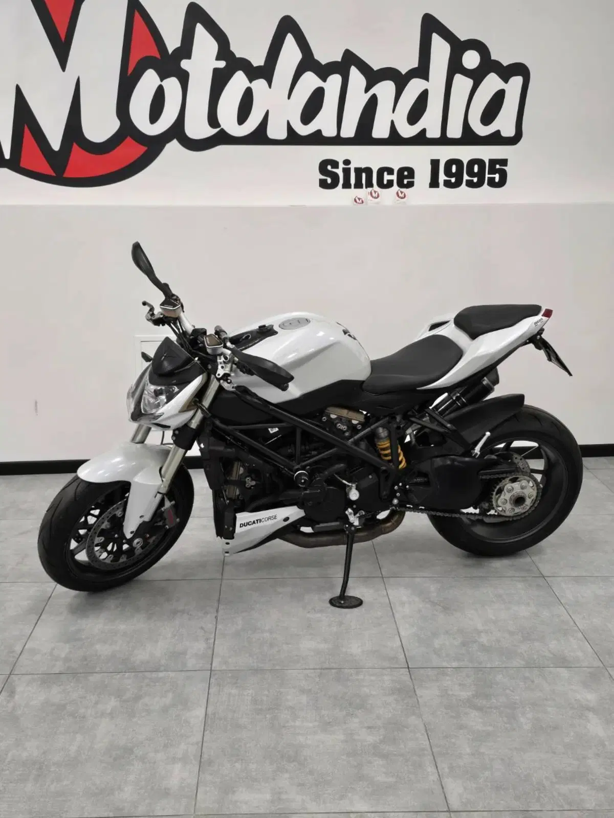Ducati Streetfighter (2009 - 12) (4)