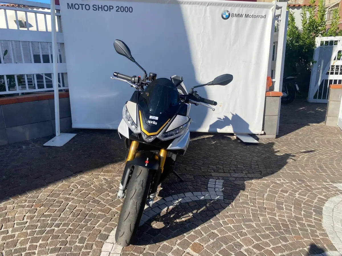 Aprilia Tuono V4 Factory (2021 - 24) (4)