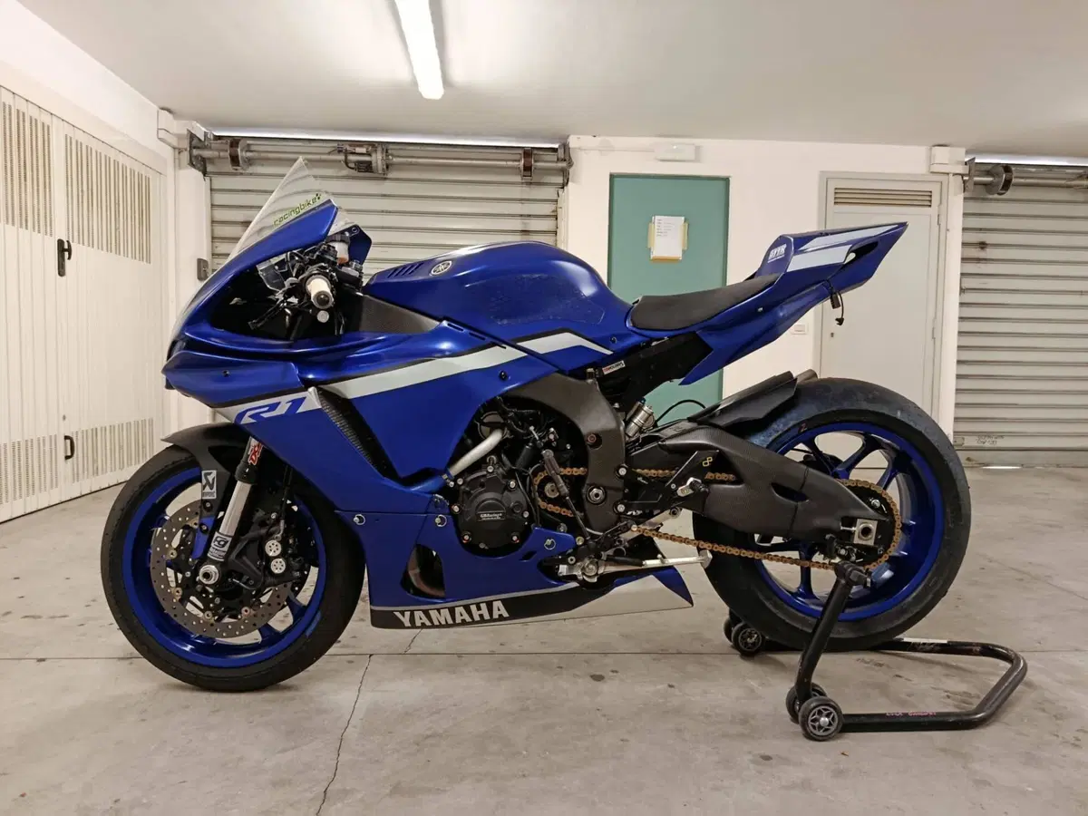 Yamaha YZF R1 (2020 - 25)
