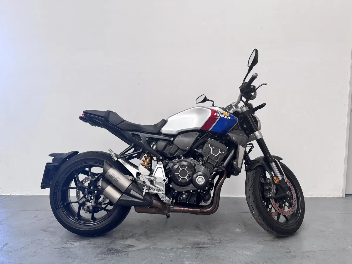 Honda CB 1000 R + Limited Edition (2019) (13)