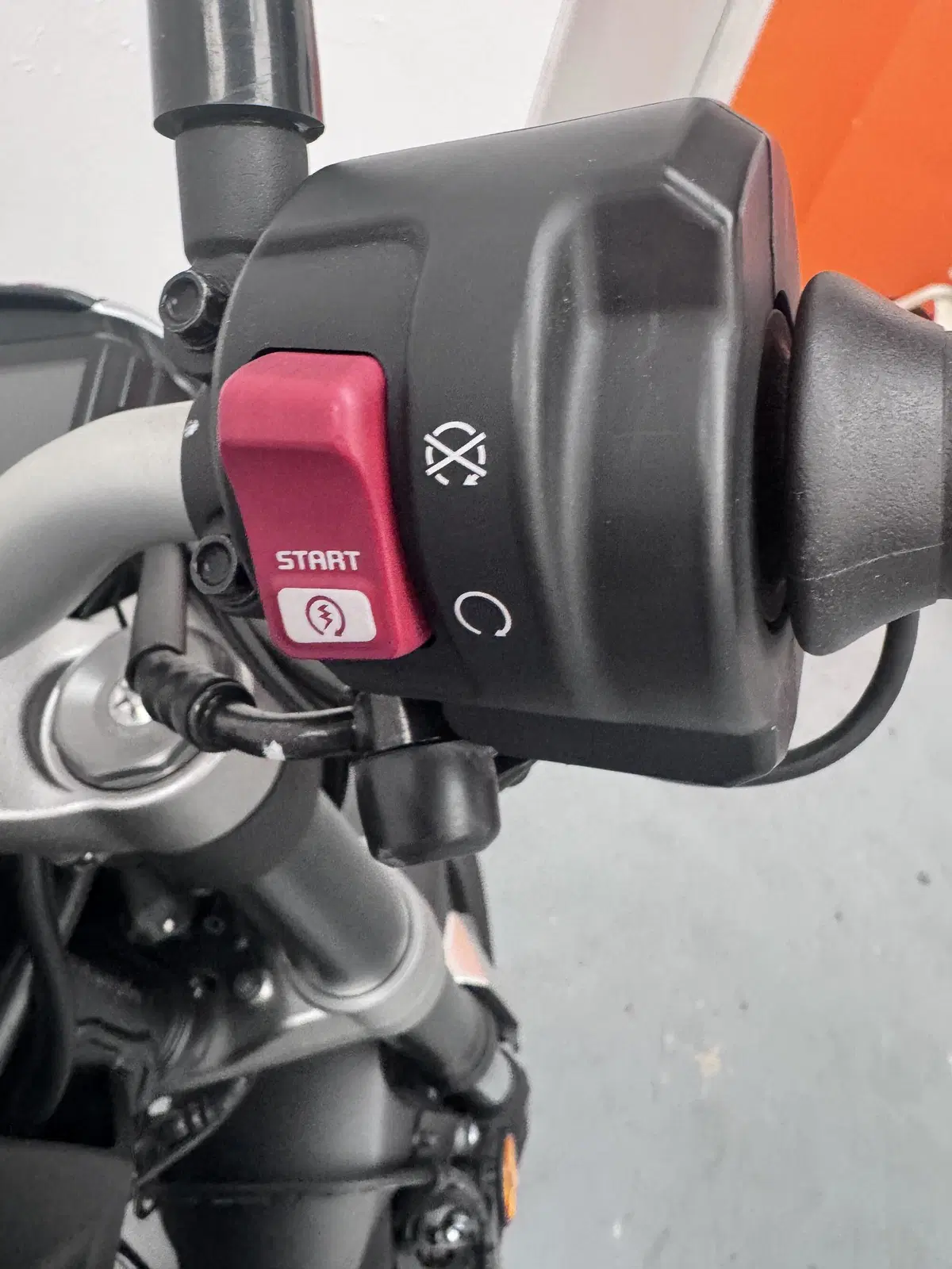 Honda CB 1000 R + Limited Edition (2019) (17)