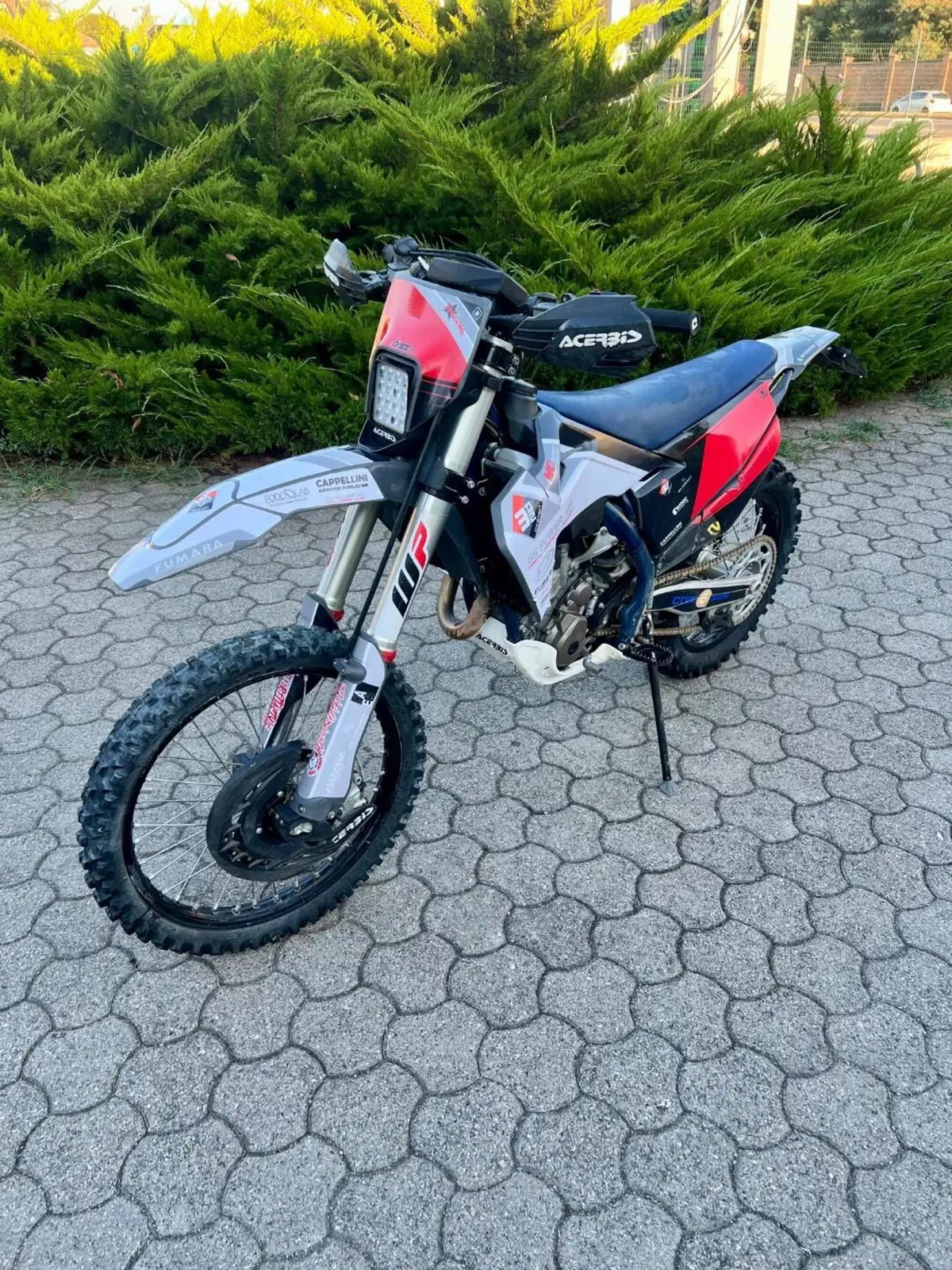 Husqvarna FE 250 (2022) (2)