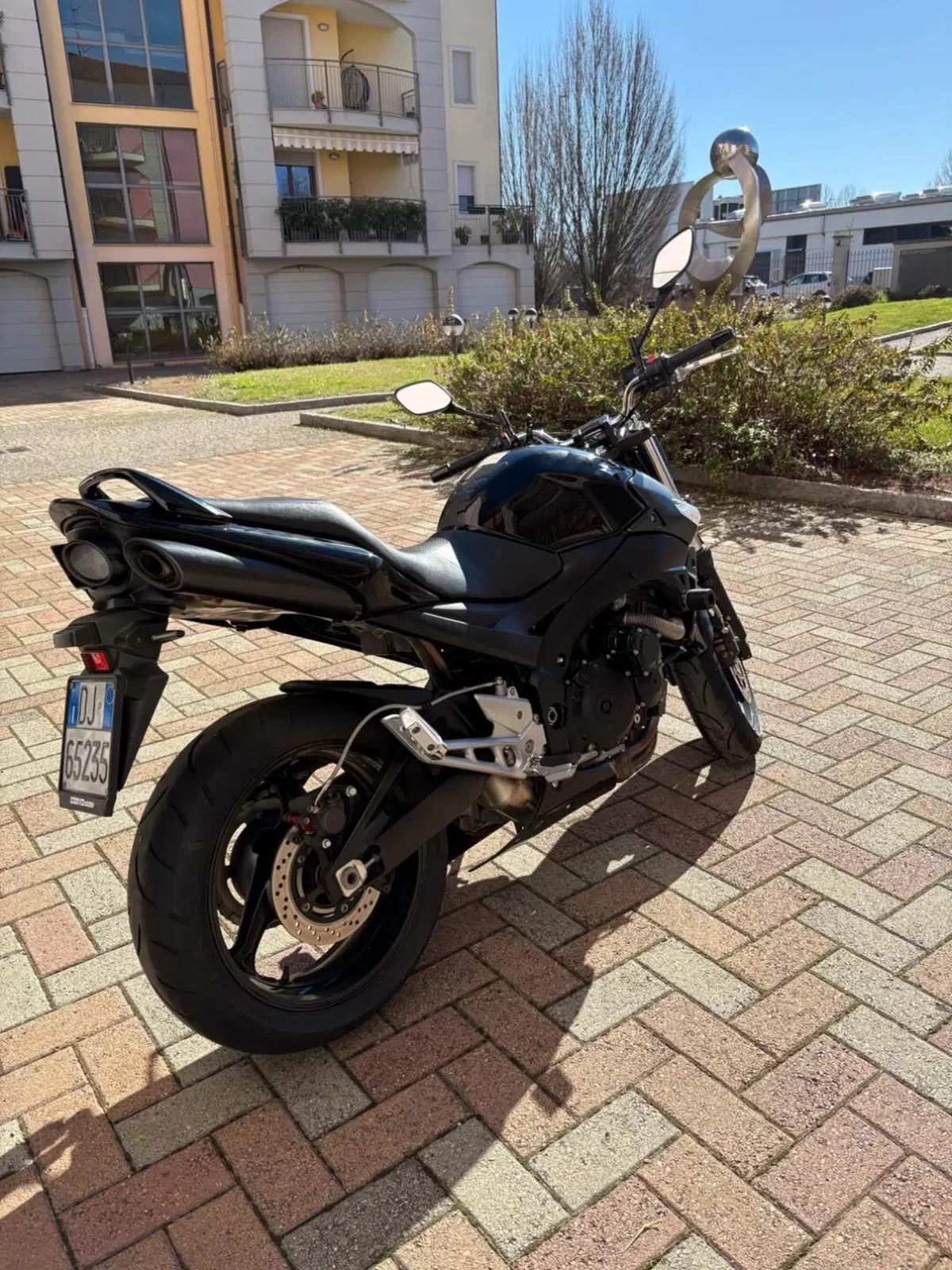 Suzuki GSR 600 (2006 - 11) (4)