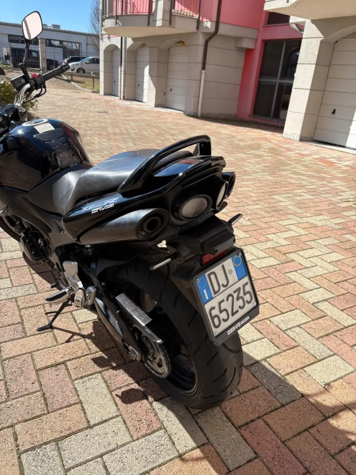 Suzuki GSR 600 (2006 - 11) (11)
