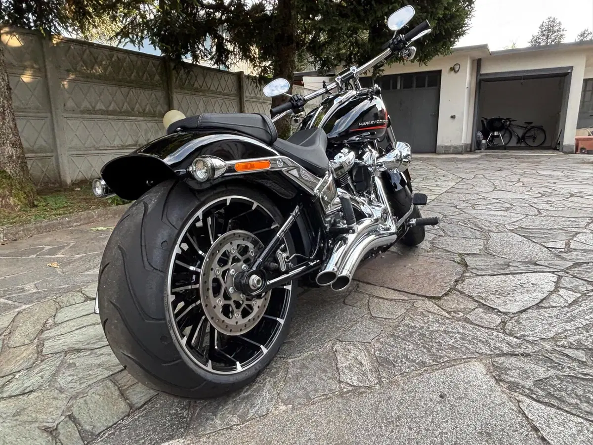 Harley-Davidson Breakout 117 (2023 - 24) (2)