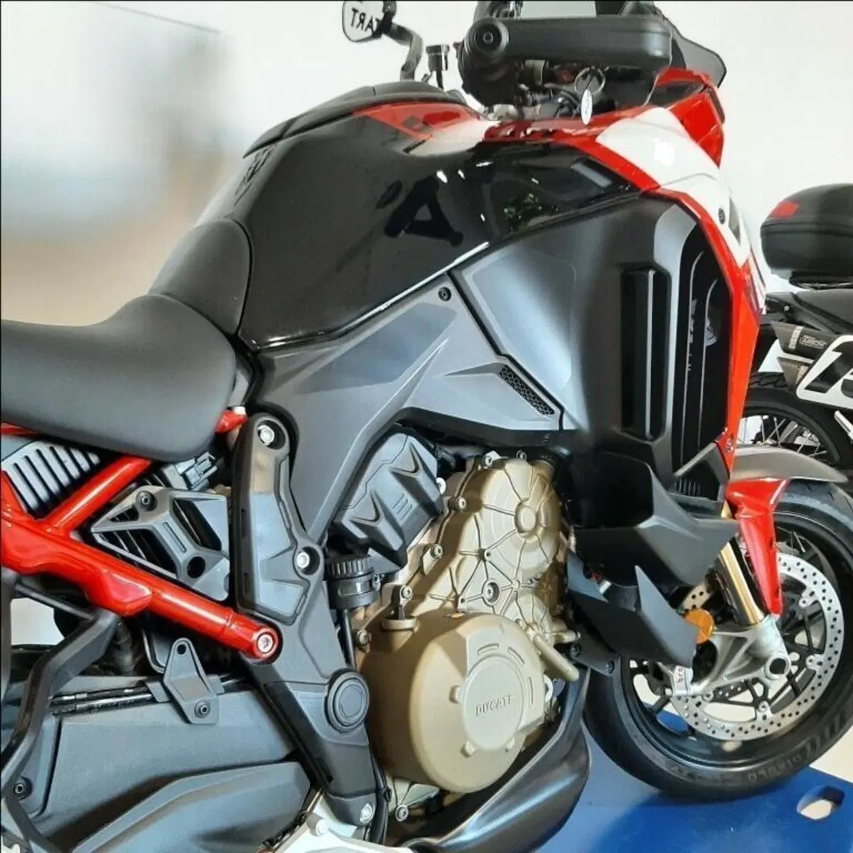 Ducati Multistrada V4 Pikes Peak (2021 - 24) (13)