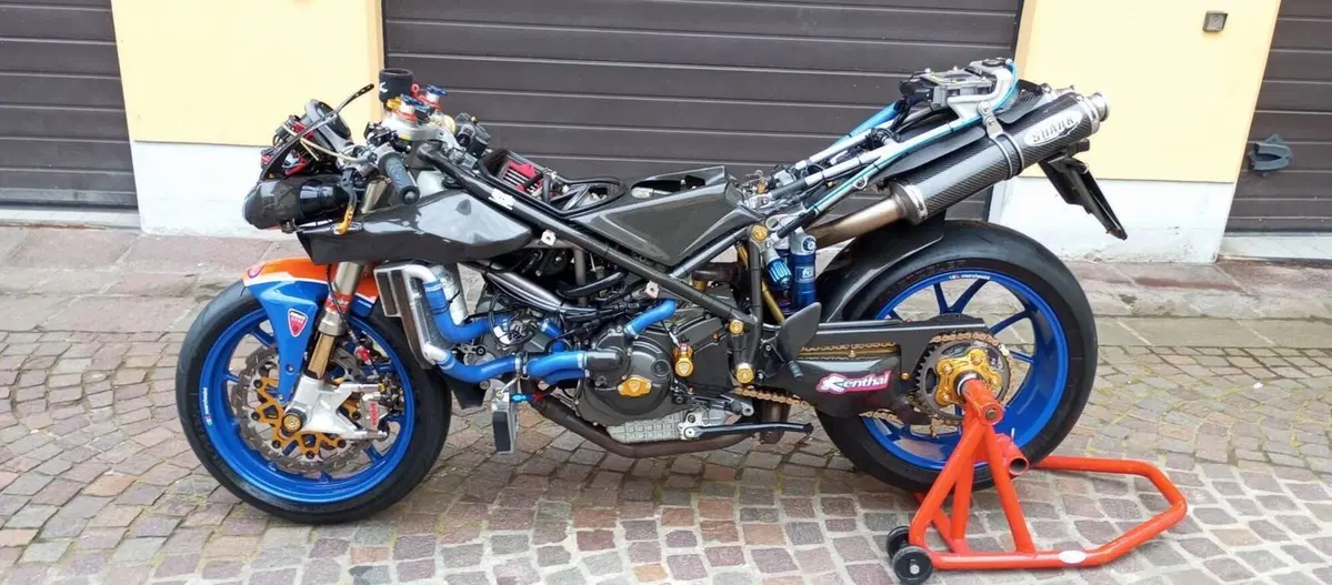 Ducati 748 R (4)