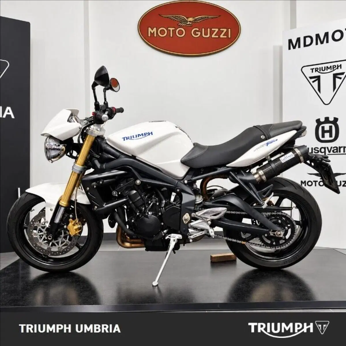 Triumph Street Triple (2007 - 12) (8)