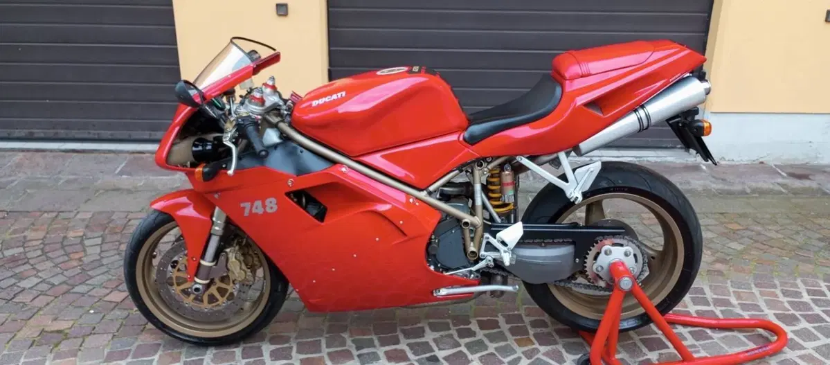 Ducati 748 S (2)
