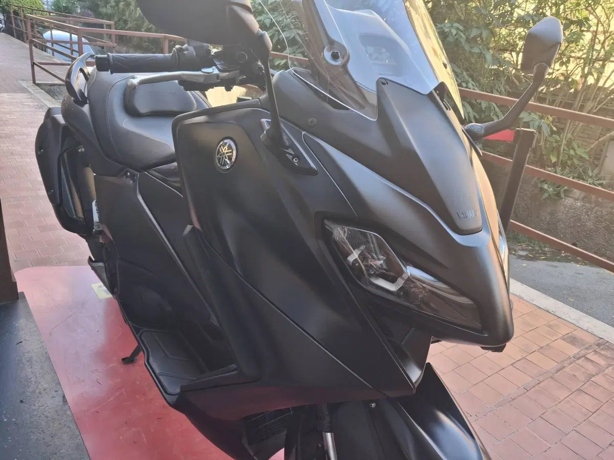 Yamaha T-Max 560 Tech Max (2025 - 26) (6)