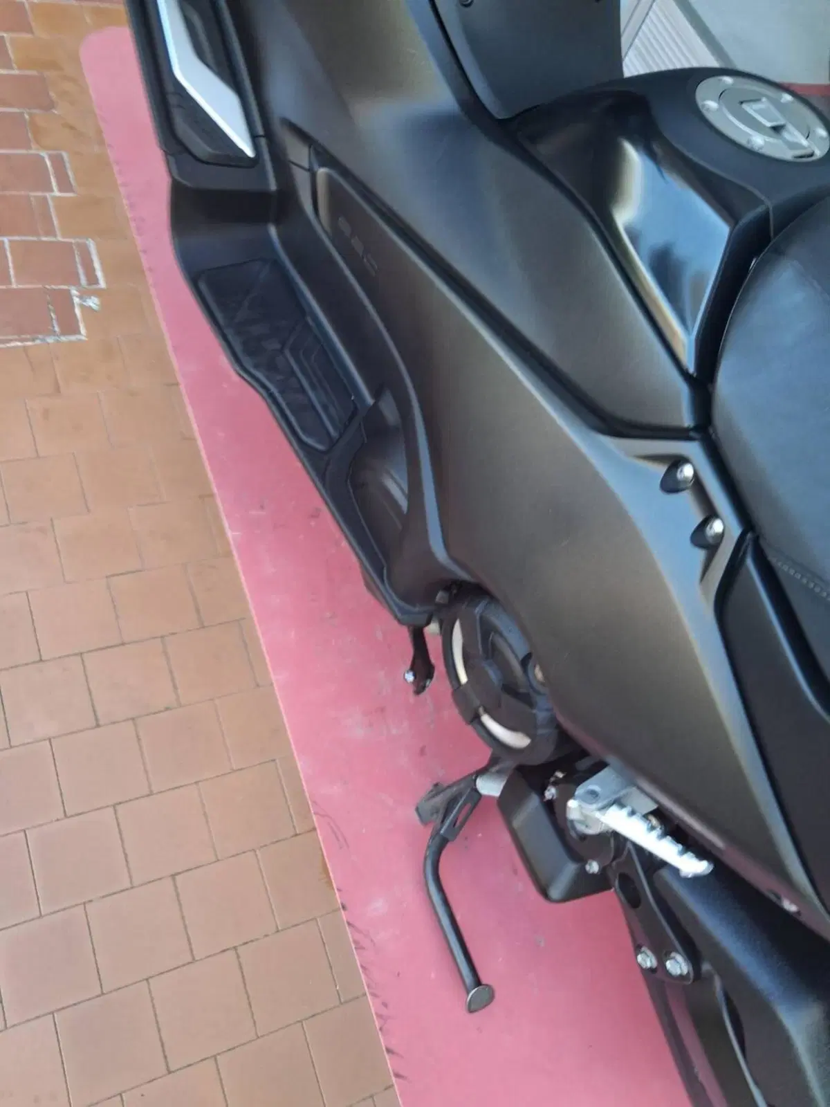 Yamaha T-Max 560 Tech Max (2025 - 26) (7)