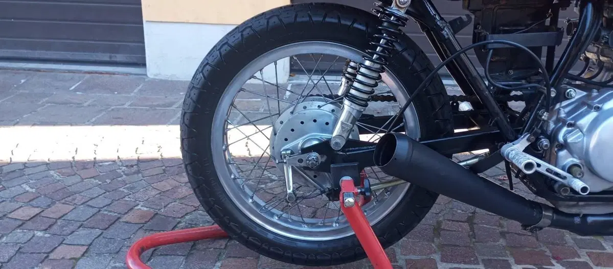 Honda CB 400 FOUR (10)