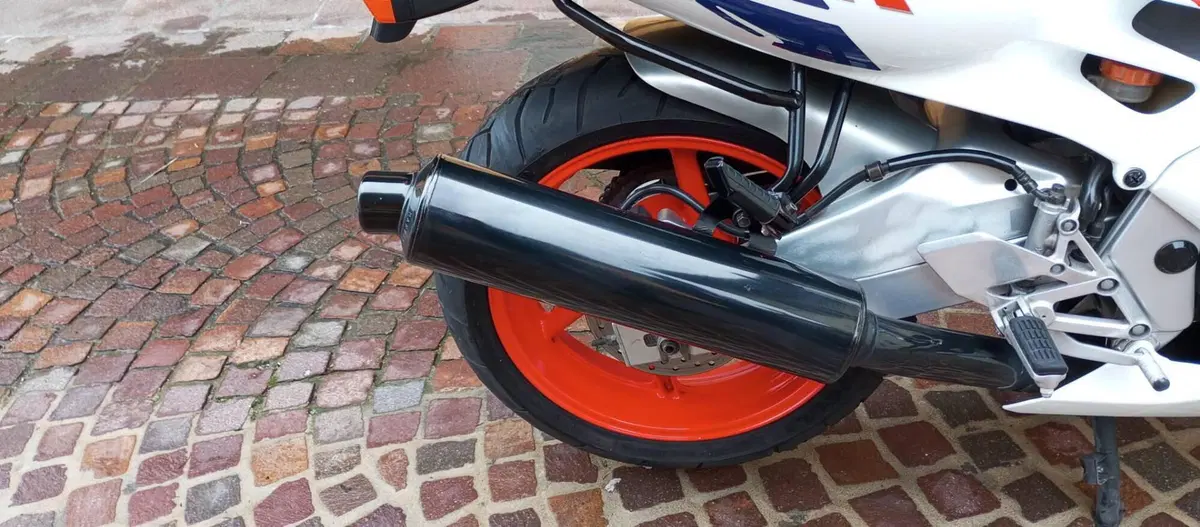 Honda CBR 600 F  (3)