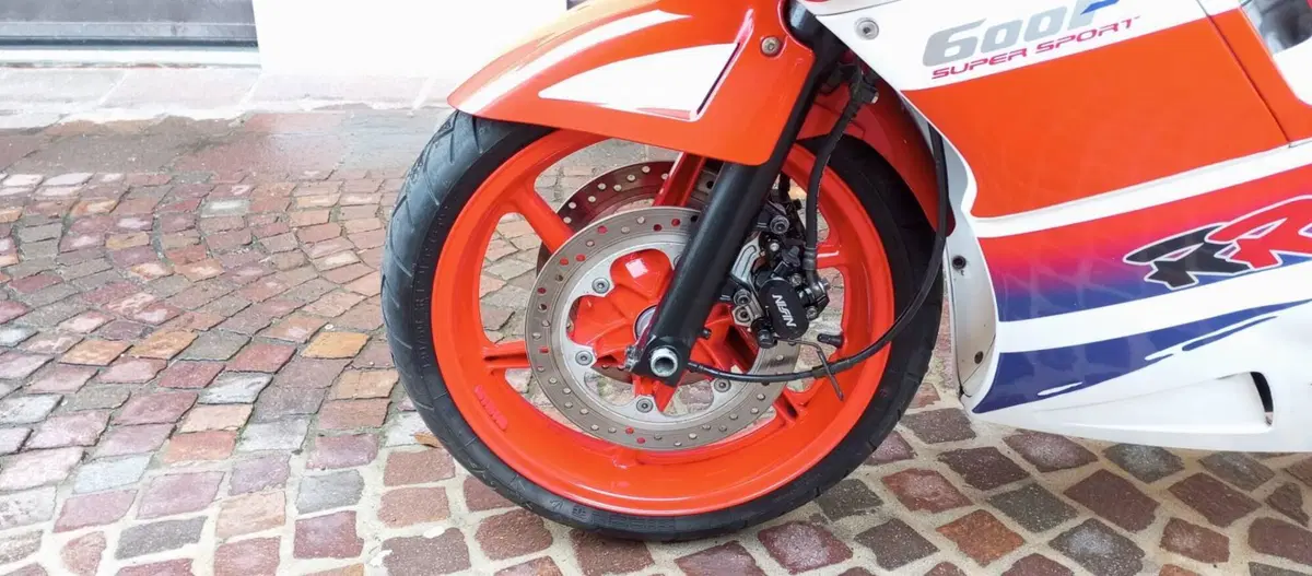 Honda CBR 600 F  (6)