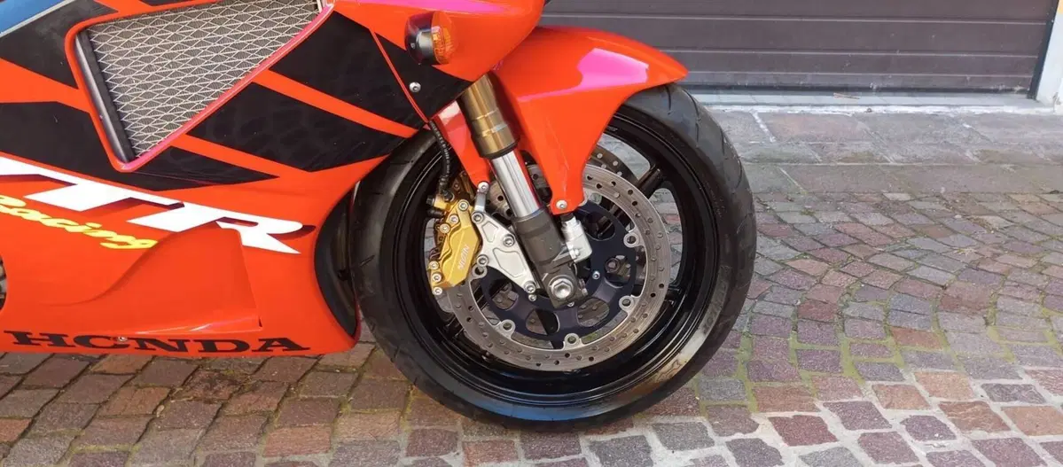 Honda VTR 1000 SP1 (6)