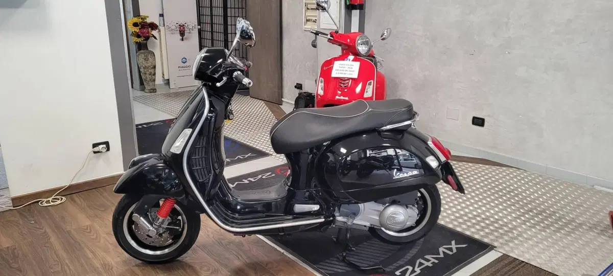 Vespa GTS 300 Super (2017 - 18)