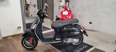 Vespa GTS 300 Super (2017 - 18) usata