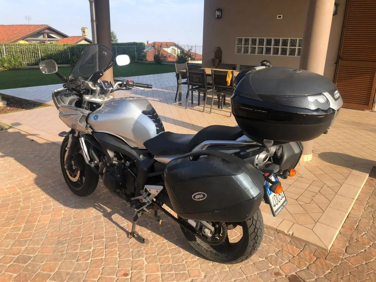 Yamaha FZ6 Fazer S2 (2006 - 11) (2)