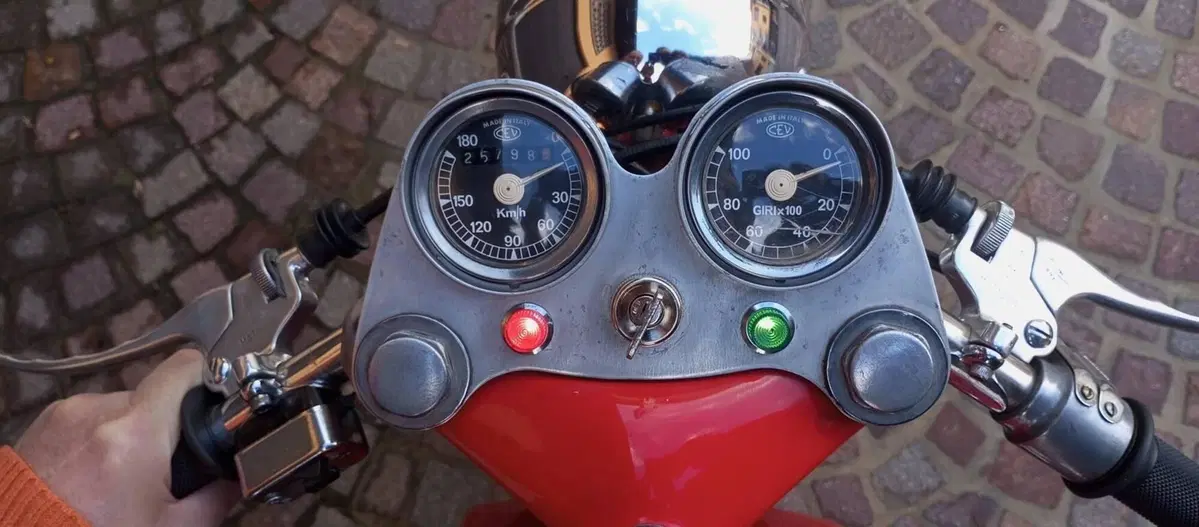 MV Agusta 350 SPORT (7)