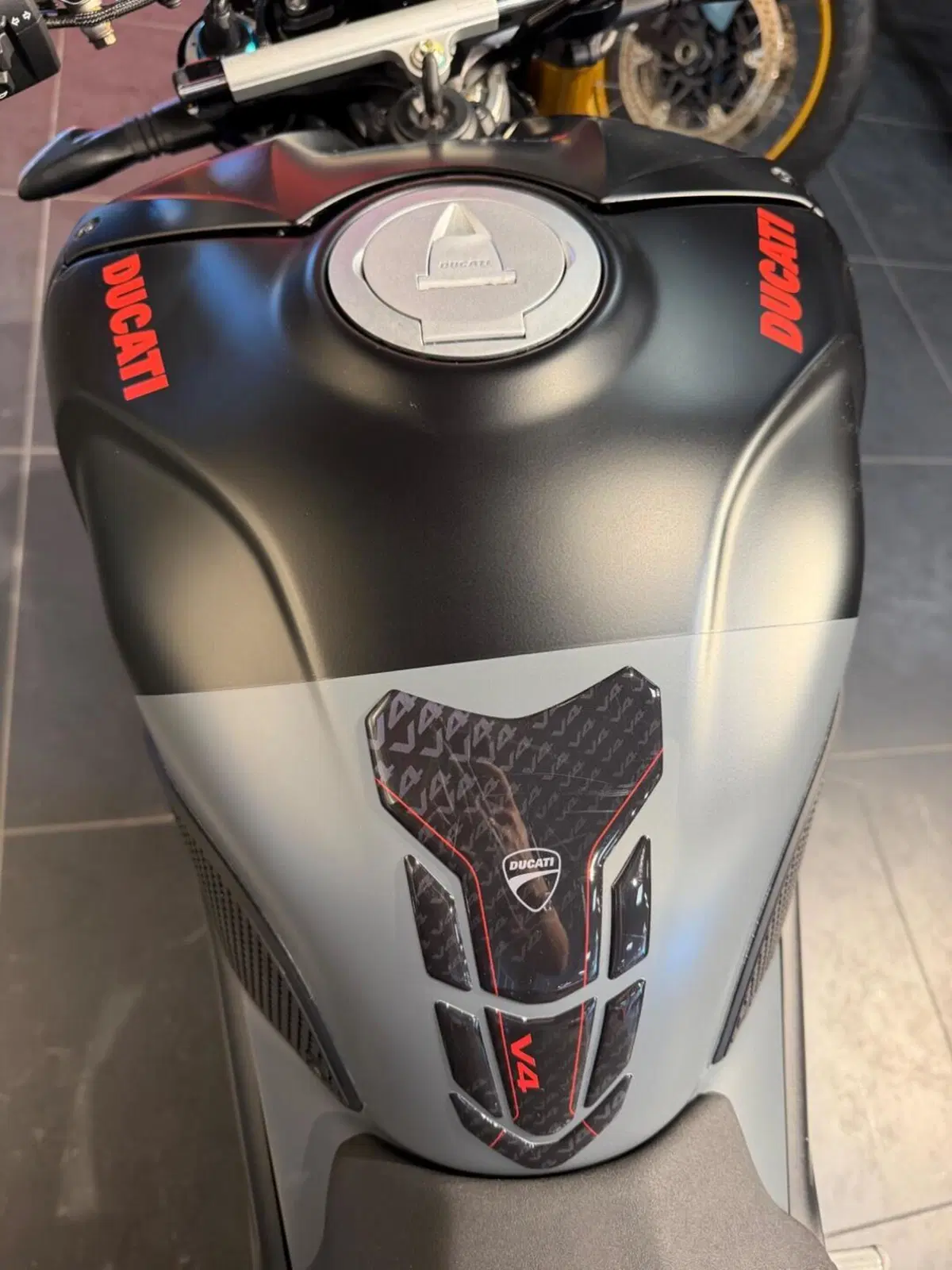 Ducati Streetfighter V4 S (2023 - 24) (19)