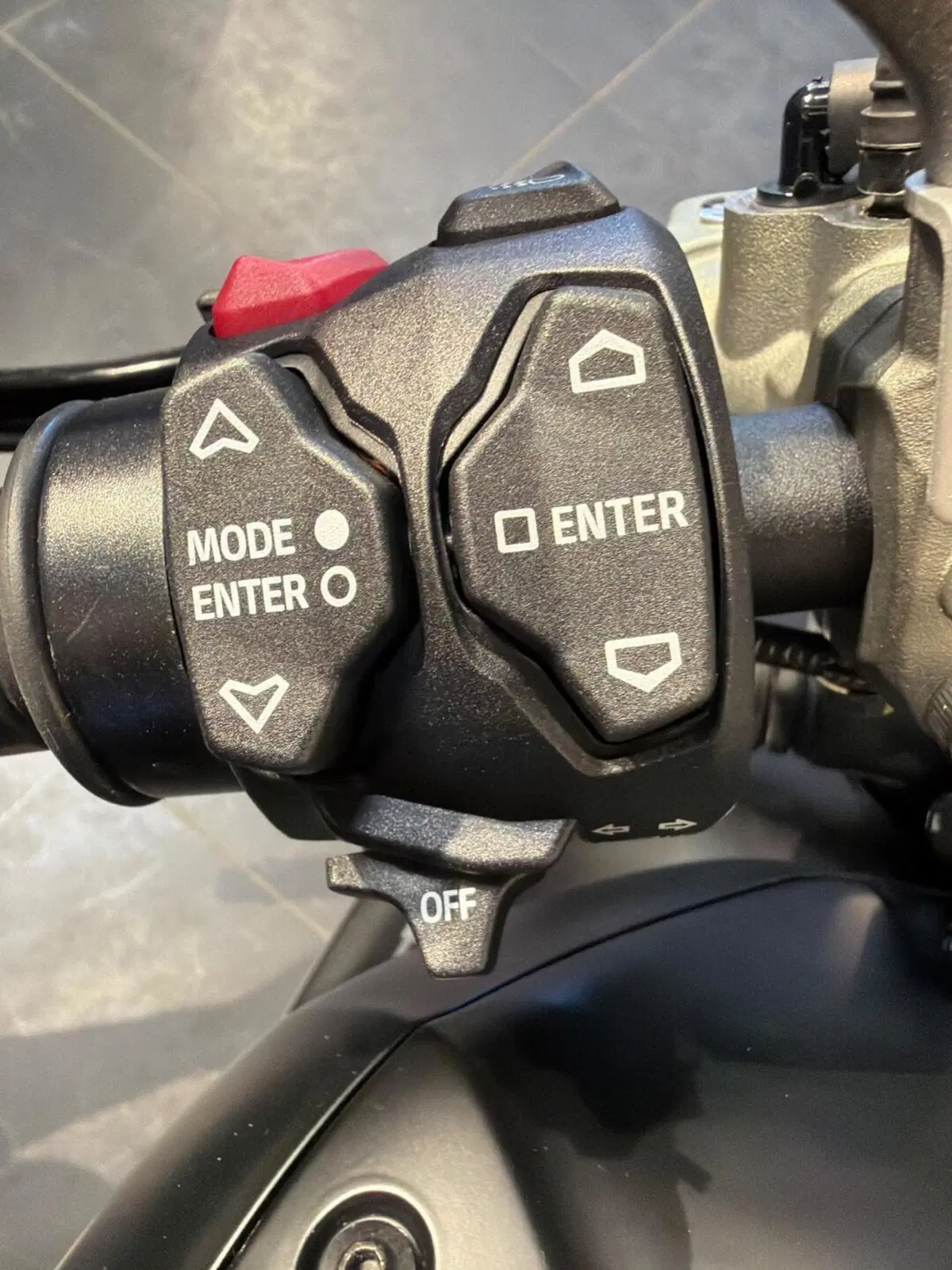 Ducati Streetfighter V4 S (2023 - 24) (20)