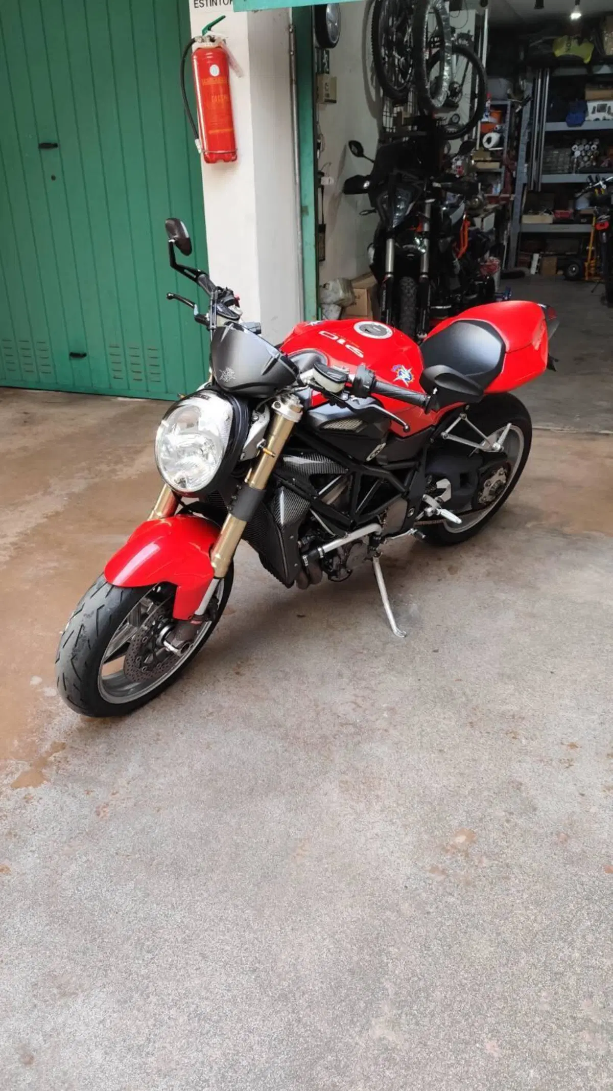 MV Agusta Brutale 910 S (2005 - 11) (3)