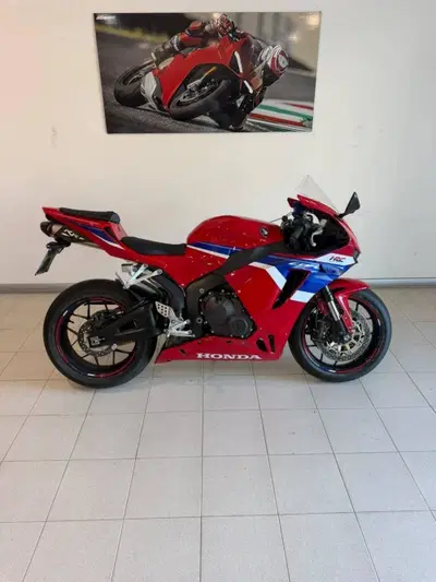 Honda CBR 600 RR (2024 - 26) usata