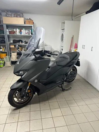 Yamaha T-Max 560 Tech Max (2020) usata