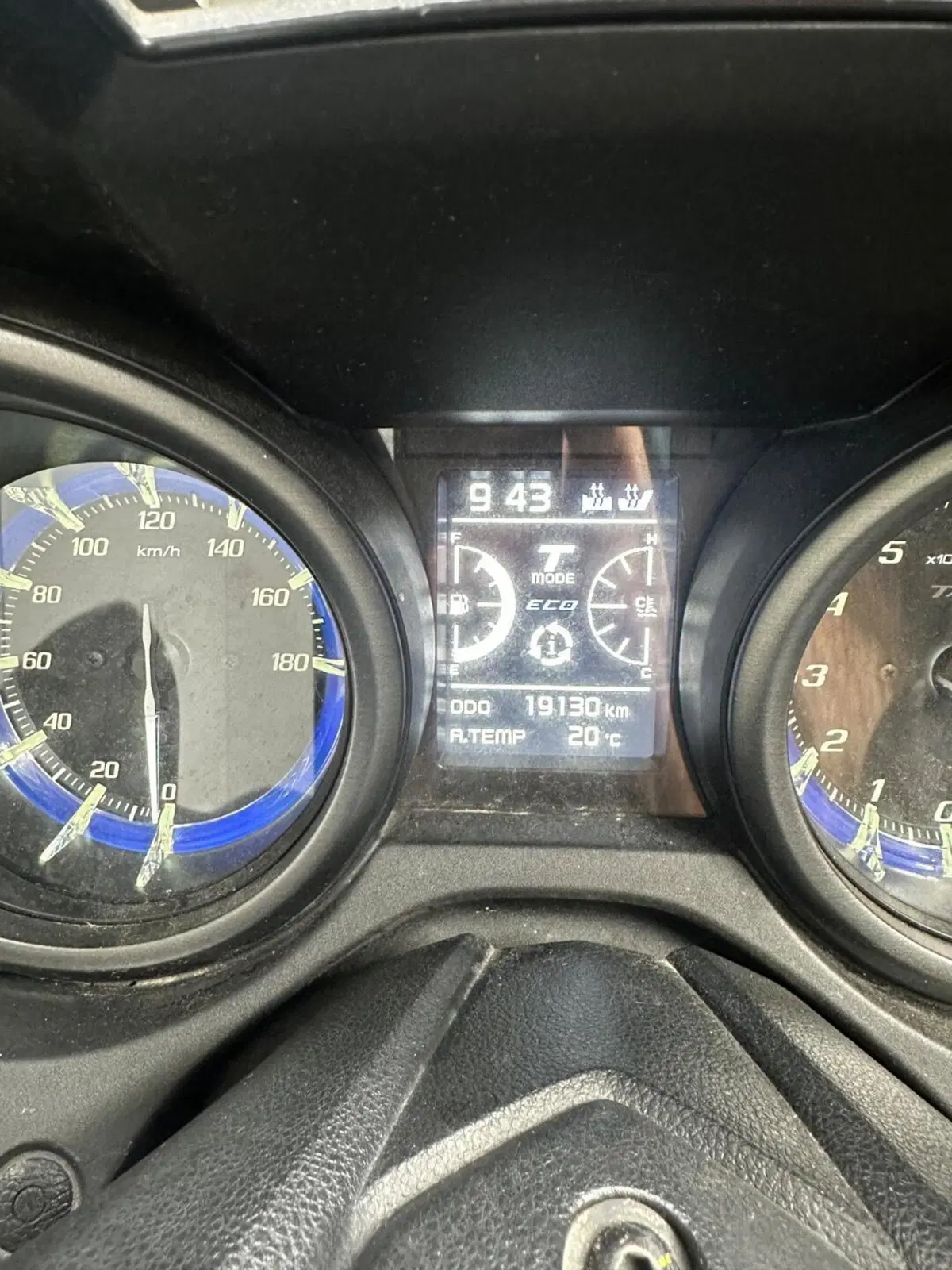 Yamaha T-Max 560 Tech Max (2020) (5)