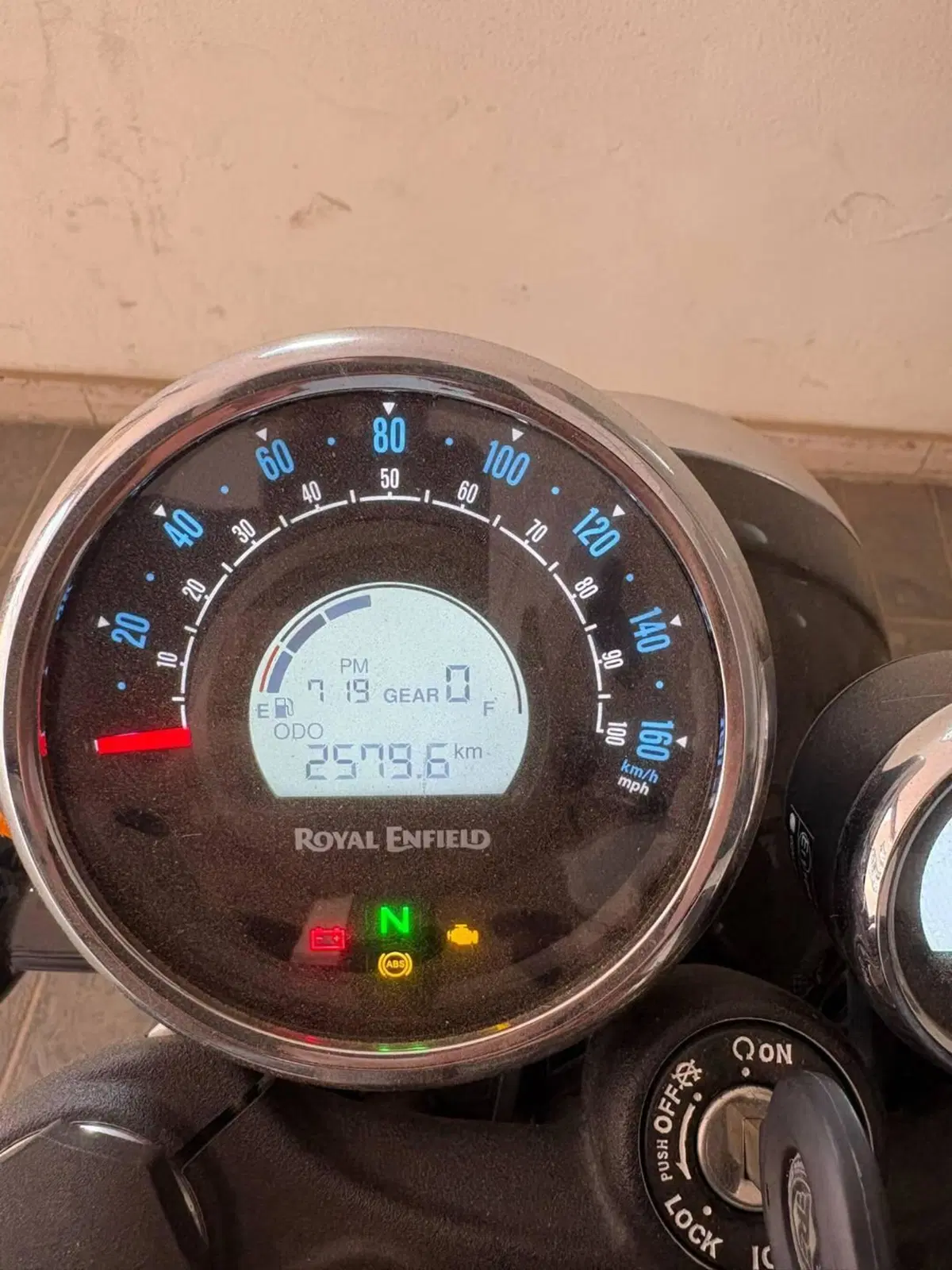 Royal Enfield Meteor 350 Aurora (2024 - 26) (2)