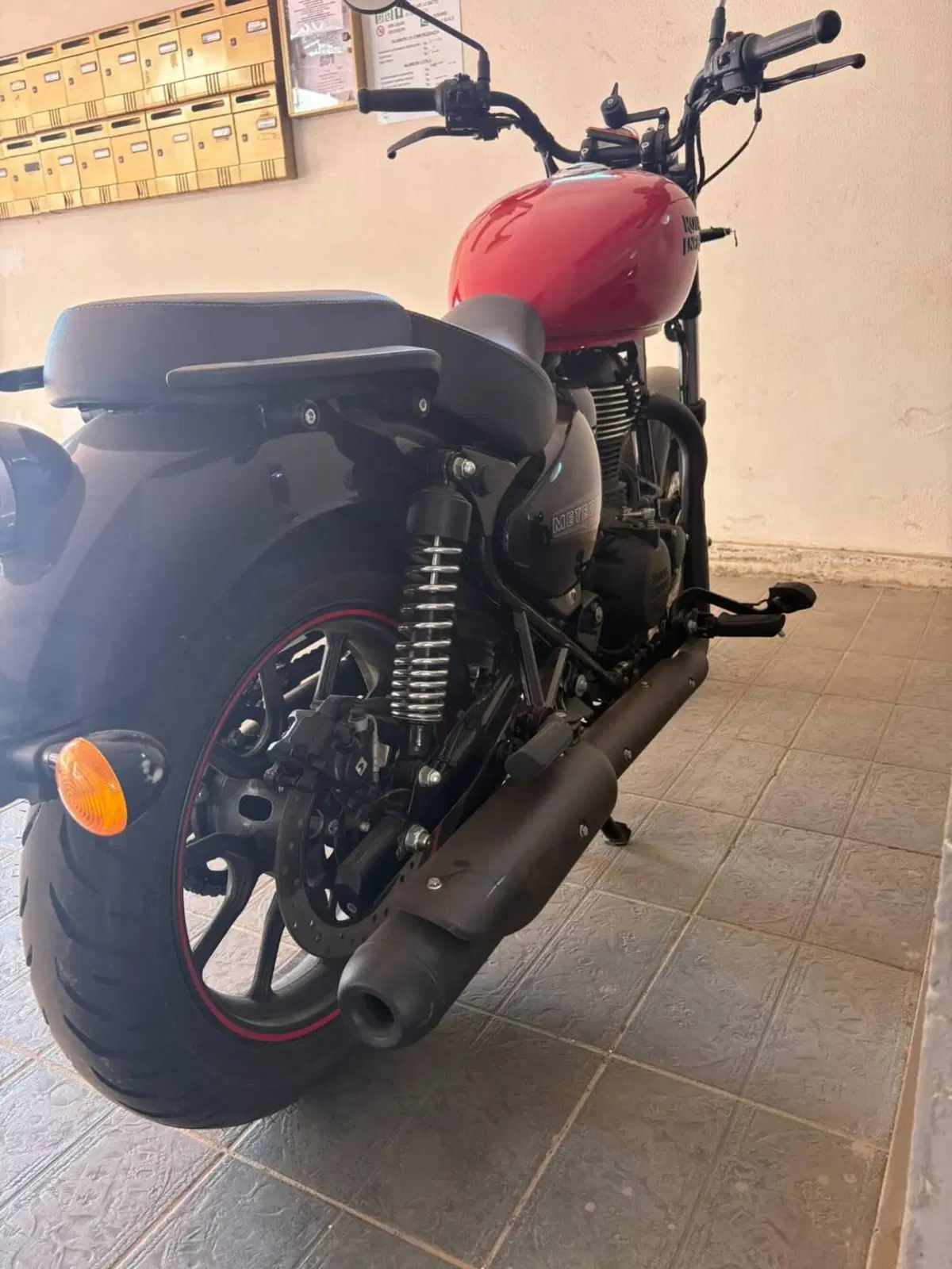 Royal Enfield Meteor 350 Aurora (2024 - 26) (7)