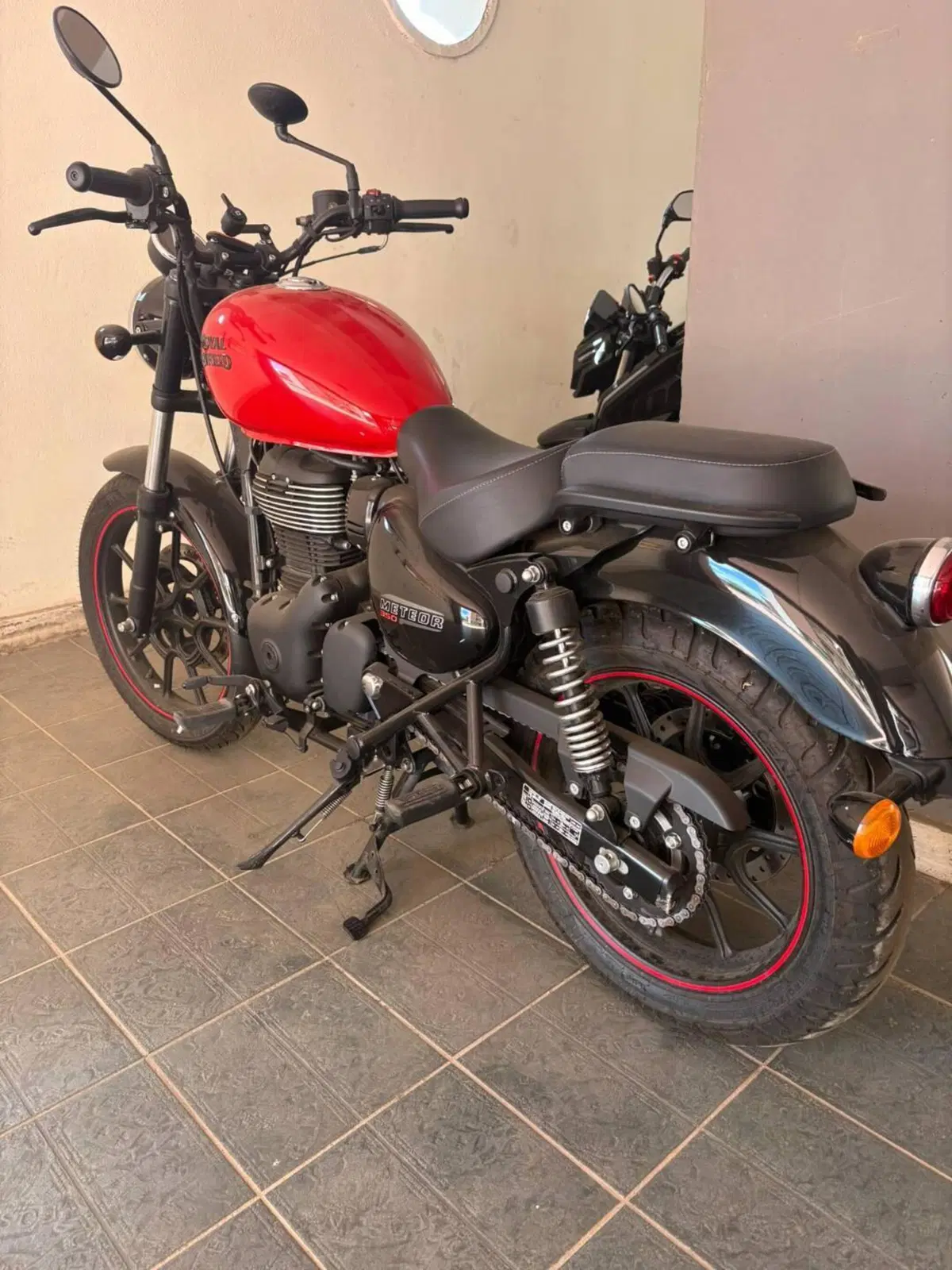 Royal Enfield Meteor 350 Aurora (2024 - 26) (5)