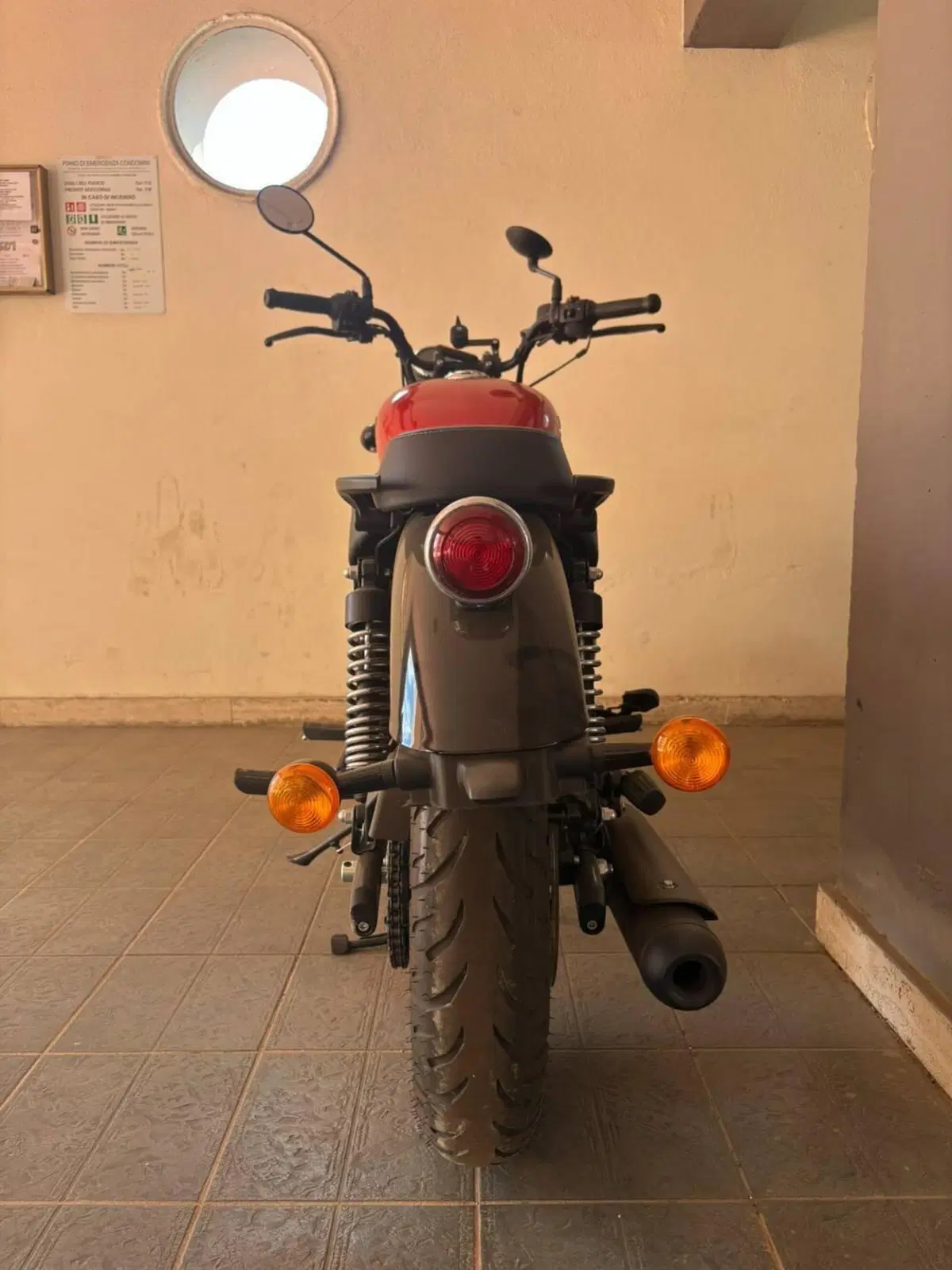 Royal Enfield Meteor 350 Aurora (2024 - 26) (9)