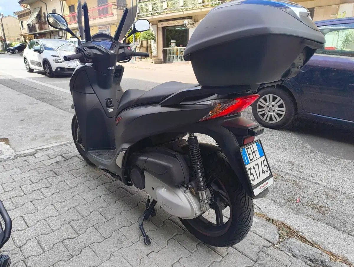 Honda SH 300 i ABS (2016 - 20) (4)