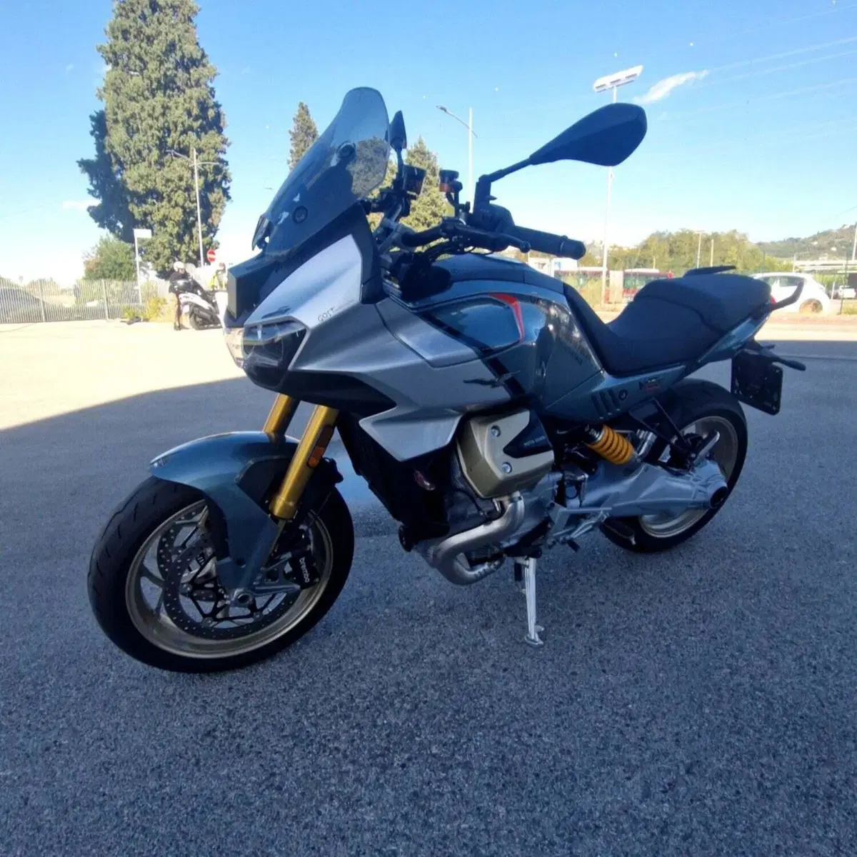 Moto Guzzi V100 Mandello S (2025 - 26) (4)