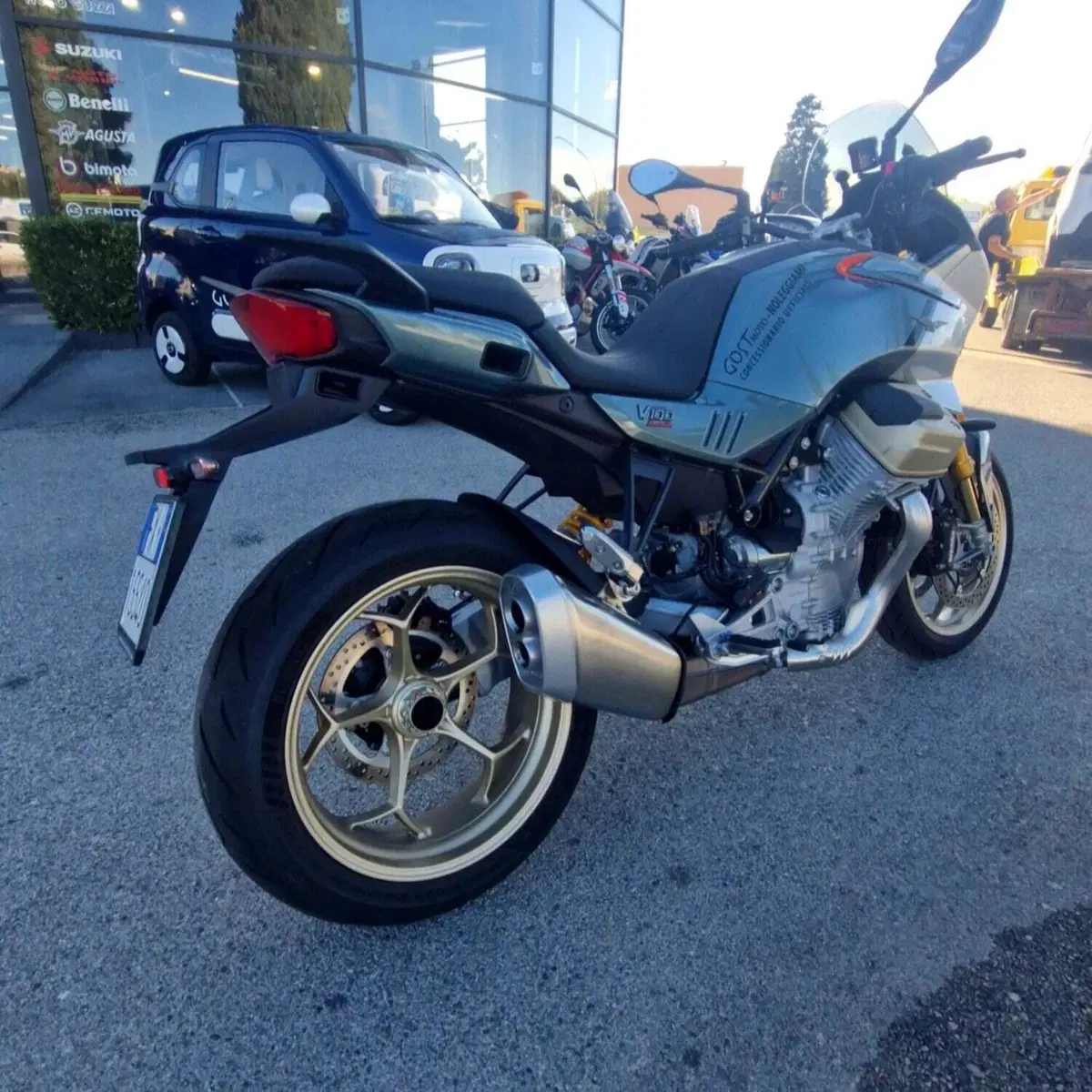 Moto Guzzi V100 Mandello S (2025 - 26) (6)