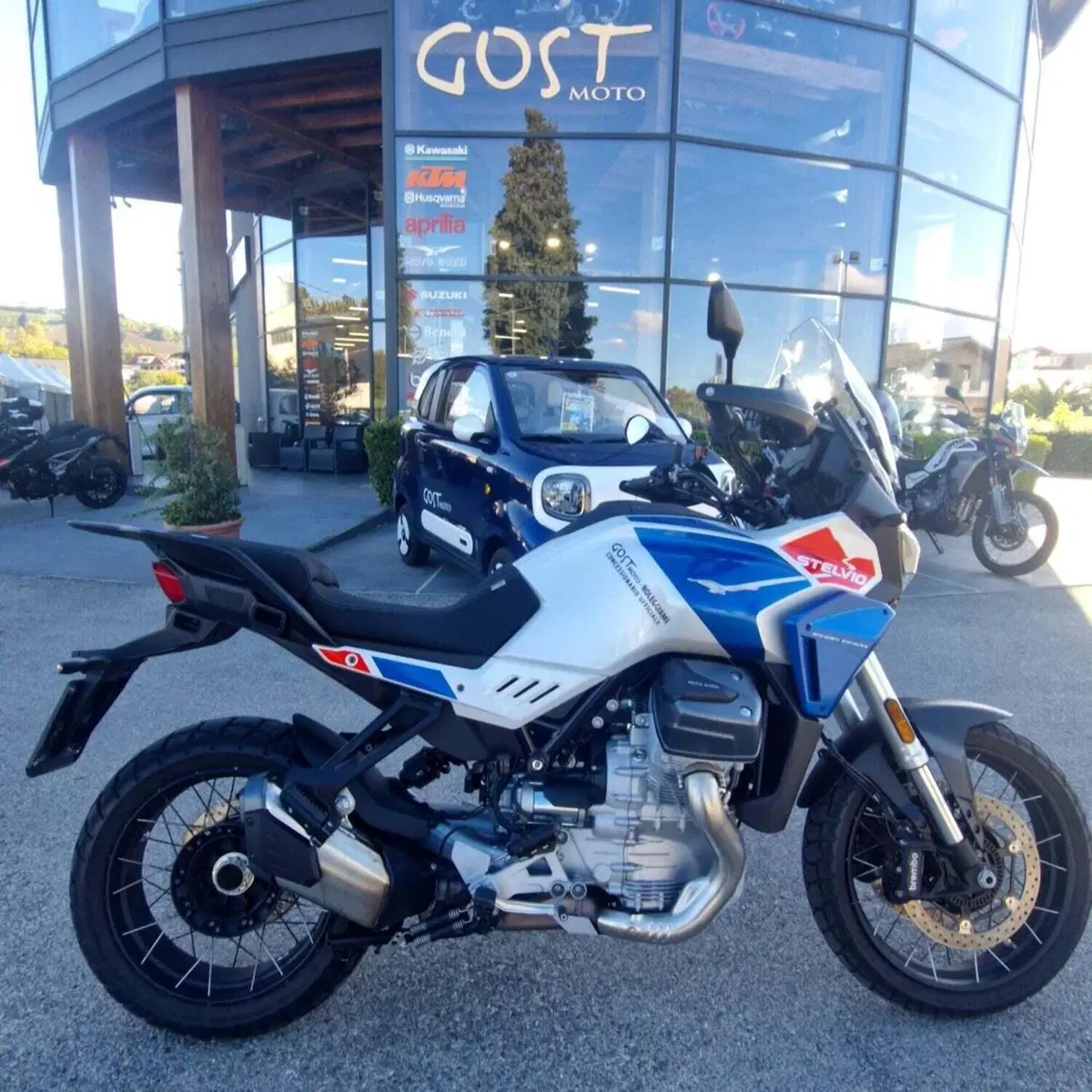 Moto Guzzi Stelvio Duecento Tributo (2025 - 26) (2)