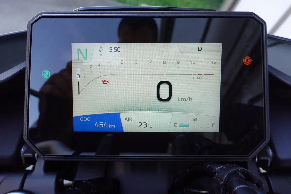 Yamaha MT-07 Y-AMT (2025 - 26) (4)