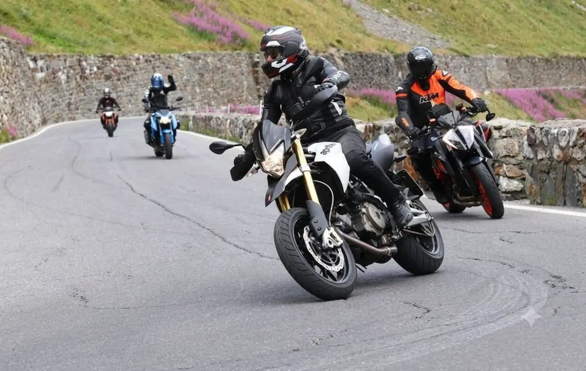 Aprilia Dorsoduro 750 (2009 - 14) (4)