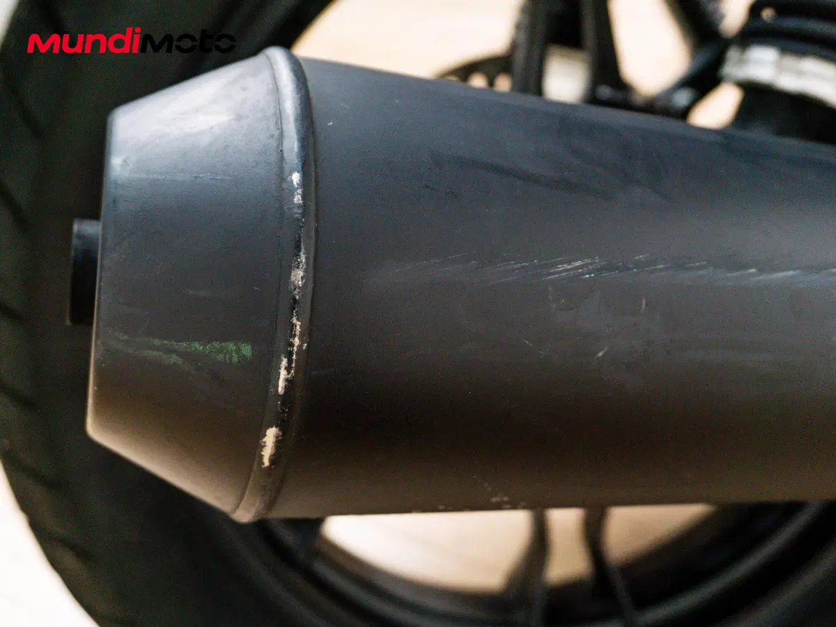 Moto Guzzi V7 III Stone (2017 - 20) (16)