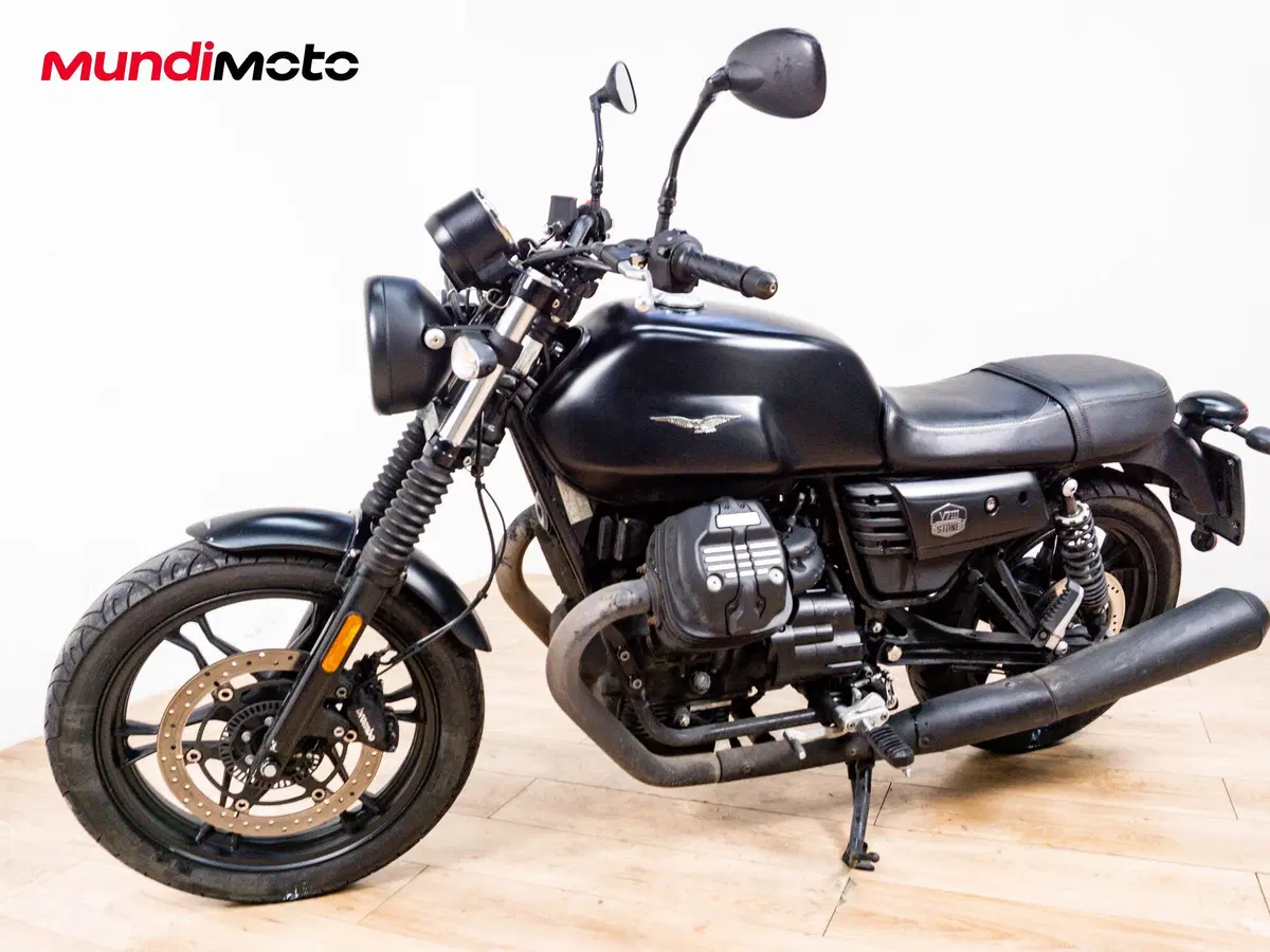 Moto Guzzi V7 III Stone (2017 - 20) (8)