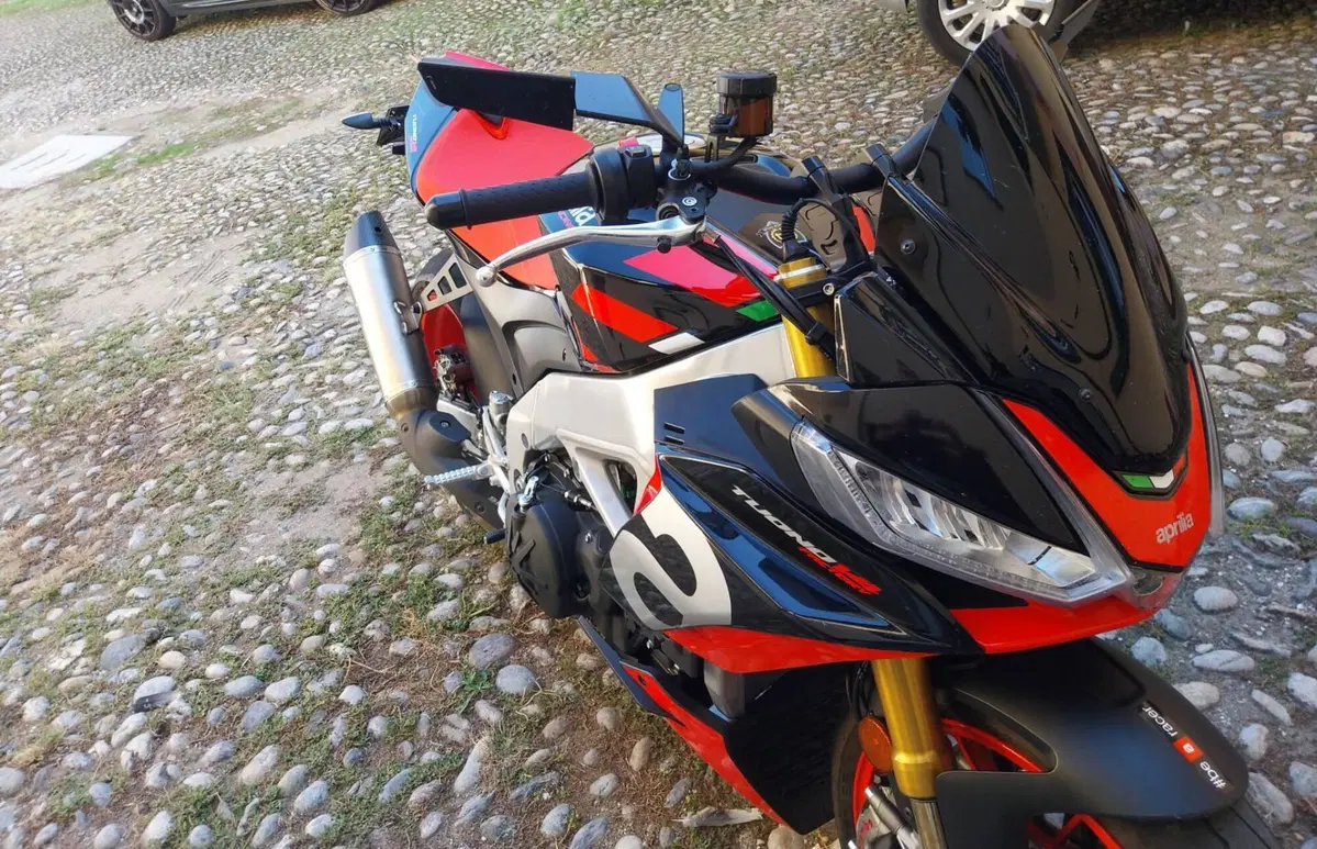 Aprilia Tuono V4 Factory (2021 - 24) (6)