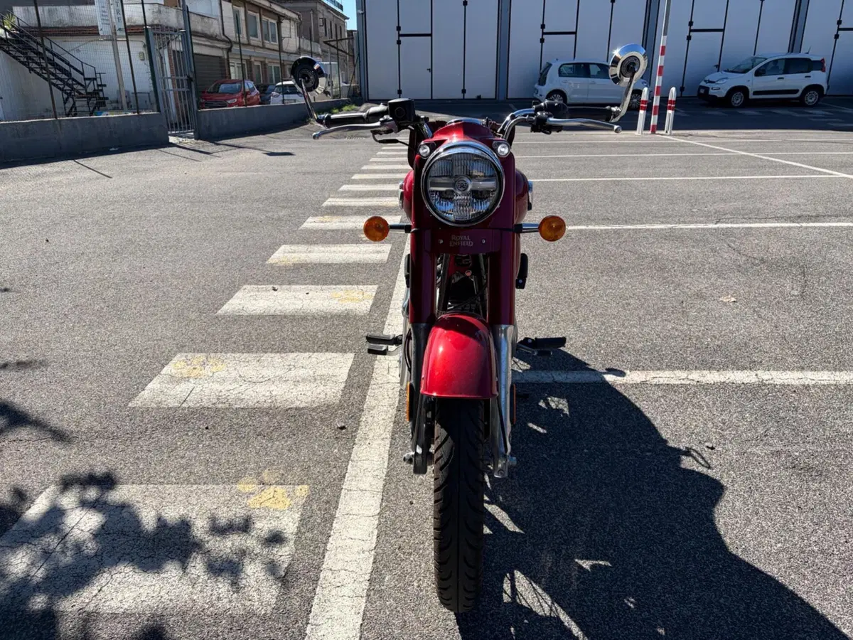 Royal Enfield Classic 350 (2021 - 26) (3)