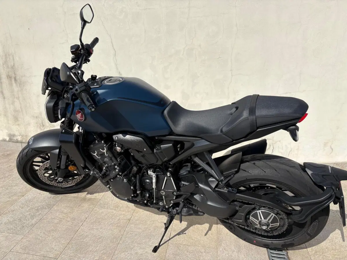 Honda CB 1000 R Black Edition (2021 - 25) (3)