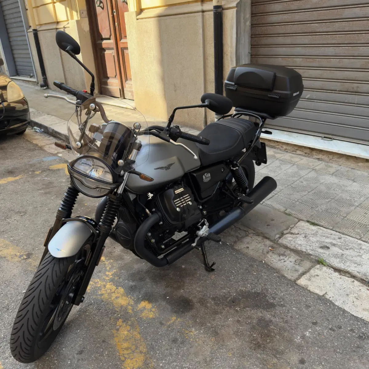 Moto Guzzi V7 Stone (2021 - 24) (10)