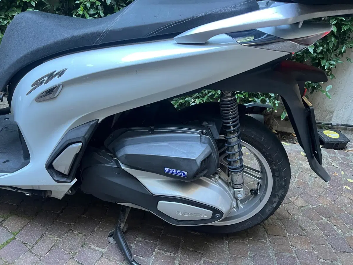 Honda SH 350 (2021 - 24) (9)
